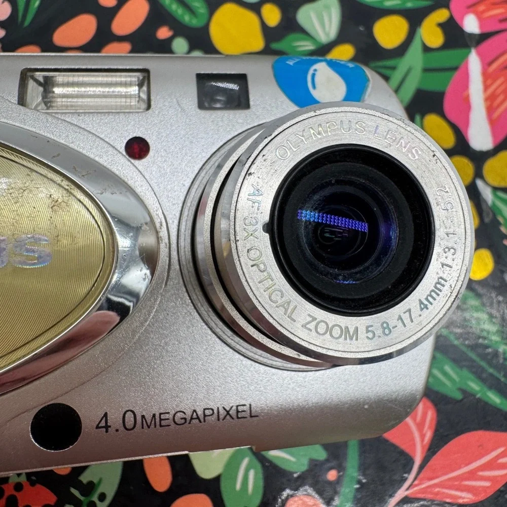 Olympus Stylus 400 Digital 4.0MP Camera Silver All Weather 3x Optical Zoom